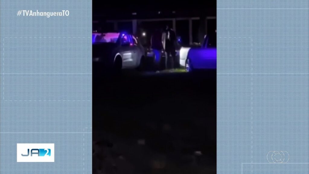 Vídeos registram agressões e xingamentos de PMs contra pessoas que participavam de festa em clube