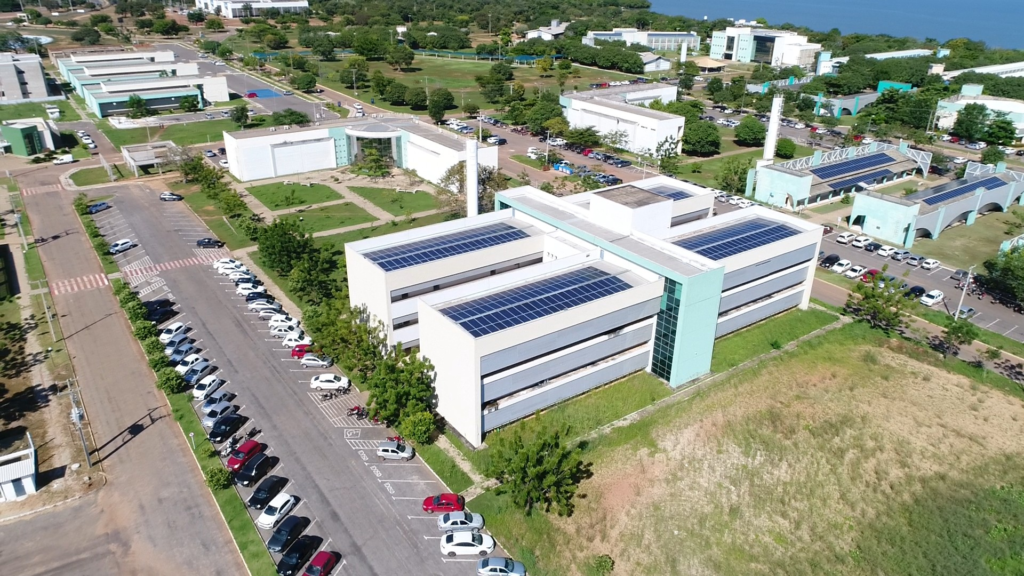 Seleção para professor universitário oferta salários de até R$ 18 mil; veja vagas