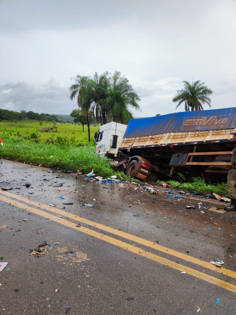 Acidente entre caminhonete e caminhão deixa um homem morto e outro ferido na TO-080
