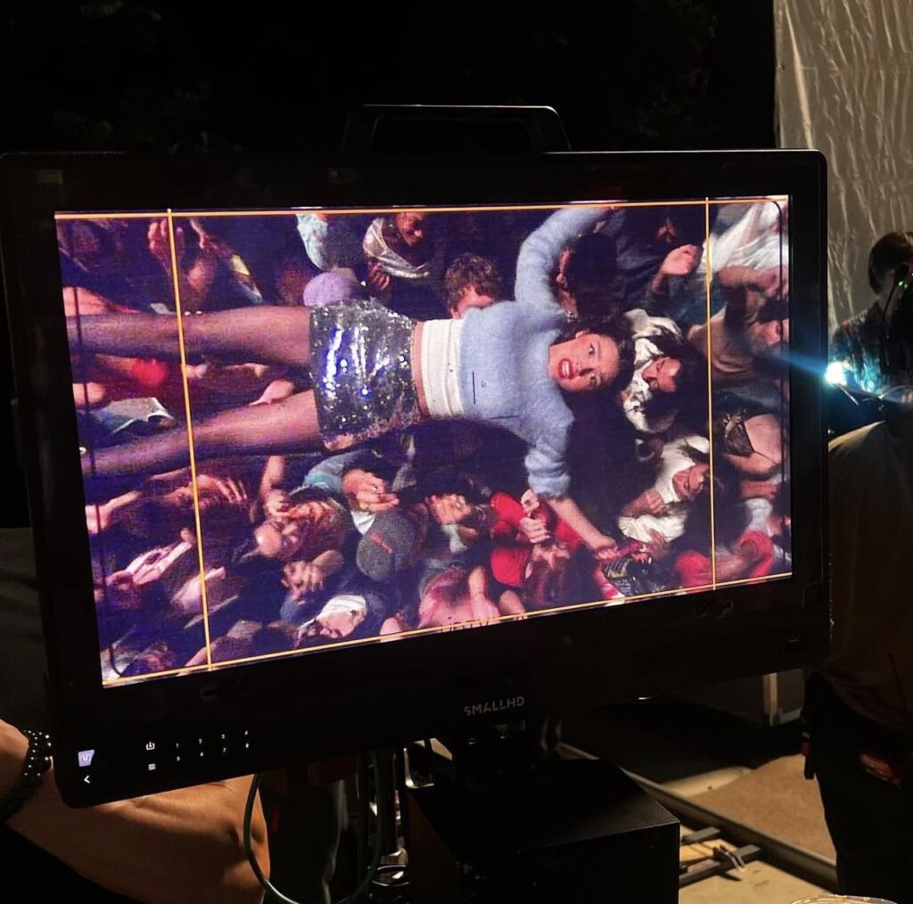 Olivia Rodrigo ajuda a renovar o público do rock? Turnê ‘Guts’ passa pelo Lolla e mostra que sim