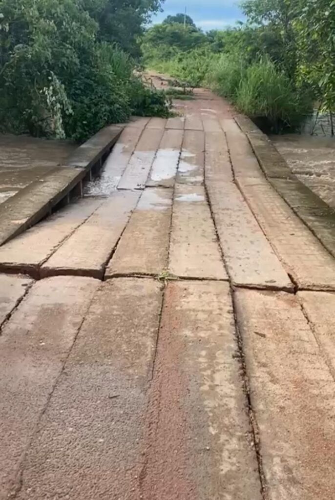 Ponte na TO-040 é interditada após fortes chuvas danificarem estrutura