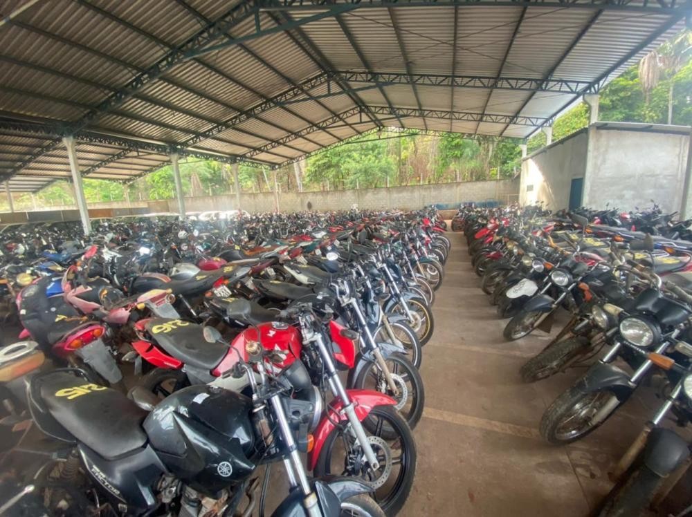 Detran vai leiloar mais de 500 veículos e sucatas com lances a partir de R$ 50; veja como participar