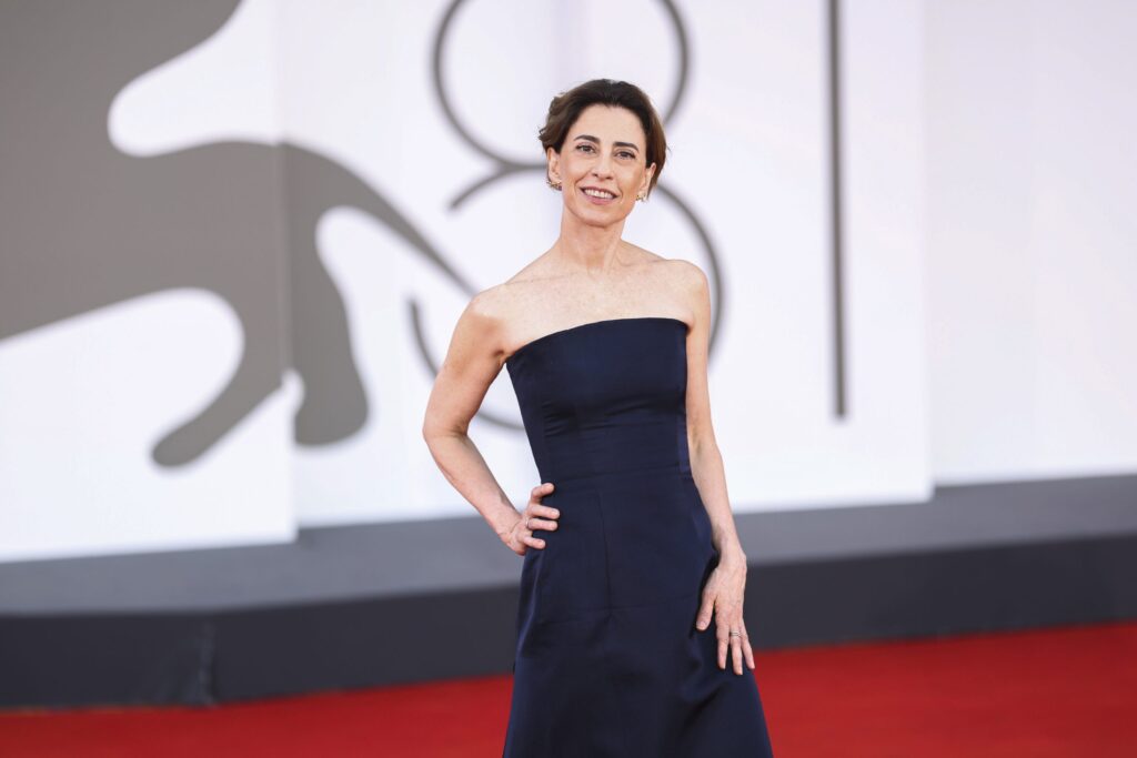 Festival de Veneza terá Fernanda Torres no júri e filmes com Julia Roberts, Al Pacino e Emma Stone