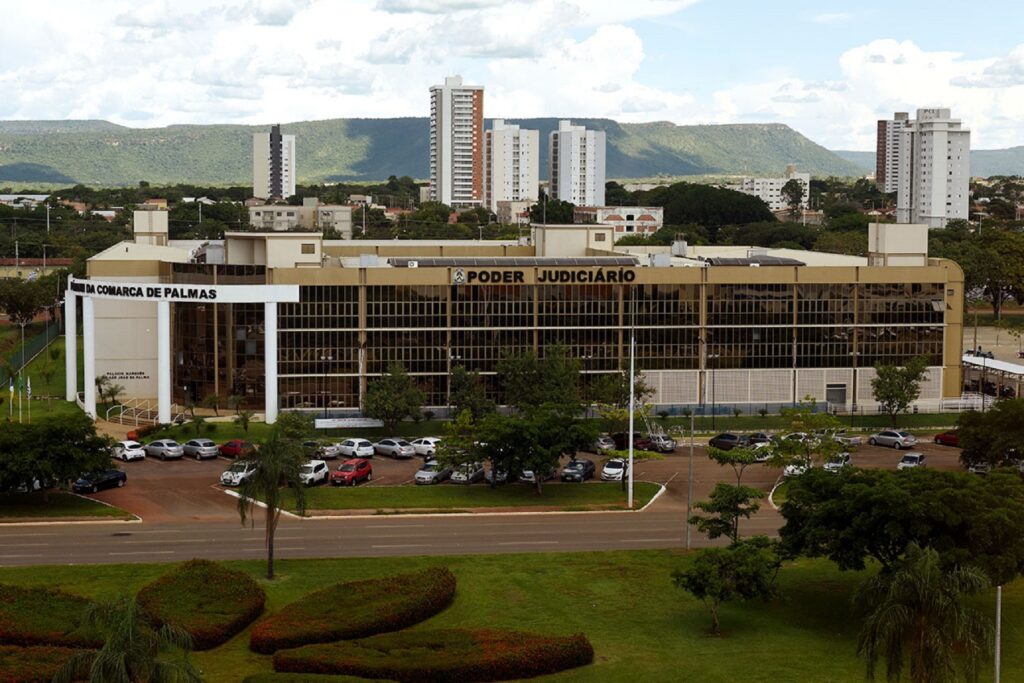 Comerciante é condenada por assassinar homem e tentar matar o filho dele de 16 anos