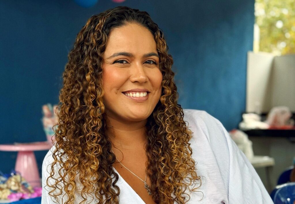 Mulher precisa ter rosto reconstruído após ser espancada a pauladas enquanto dormia; ex-marido é suspeito, diz PM
