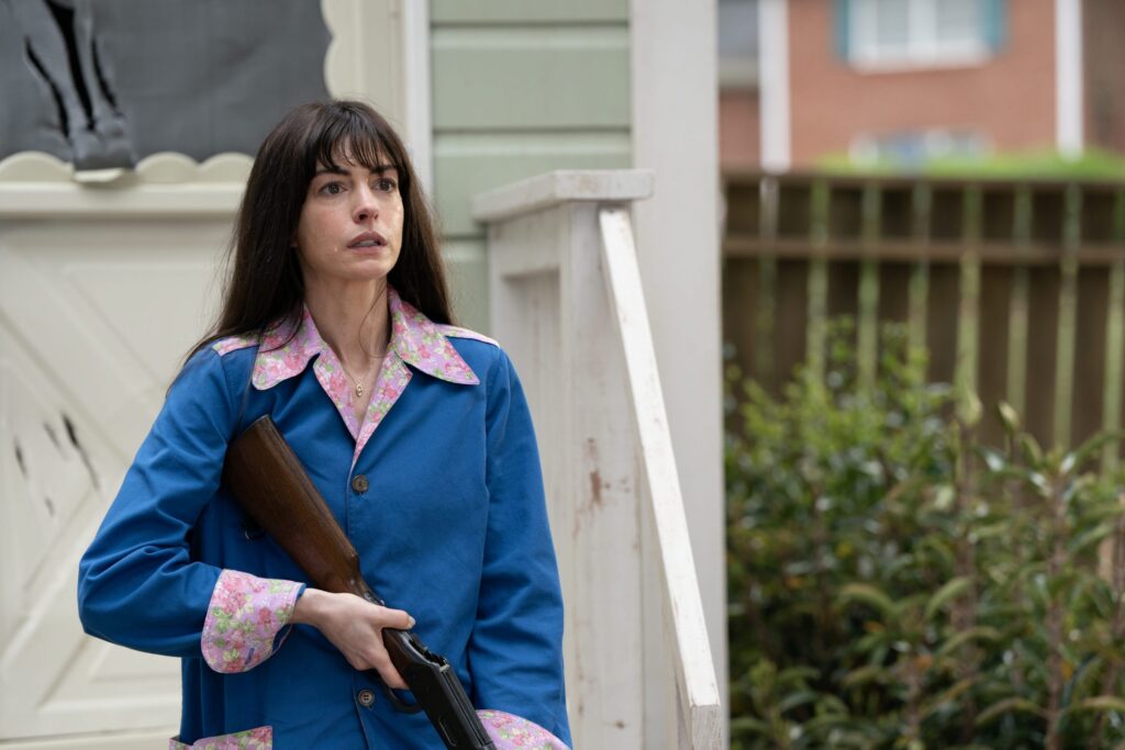 ‘O Fim da Rua’: Anne Hathaway fala ao g1 sobre aventura com dinossauros: ‘Sabia do risco’